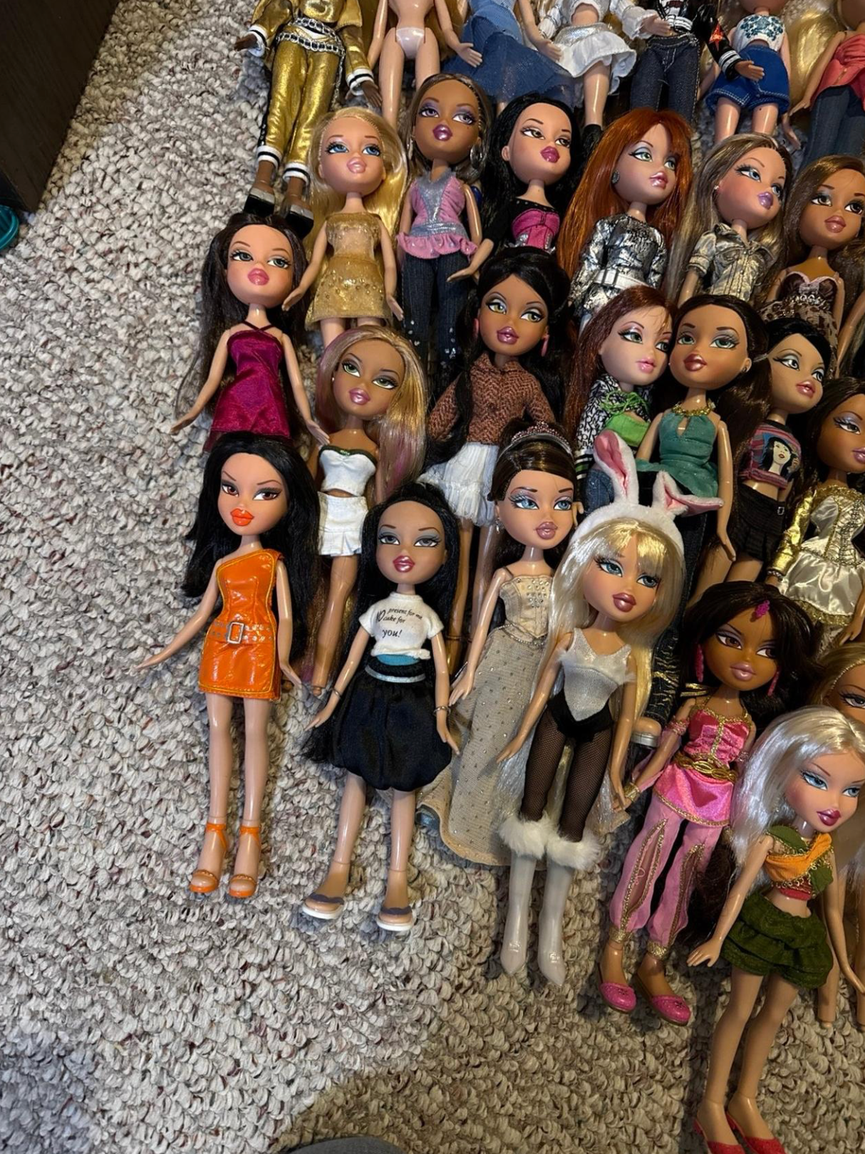 Large Fashion Doll Collection – Bulk Lot with Dolls and Accessories